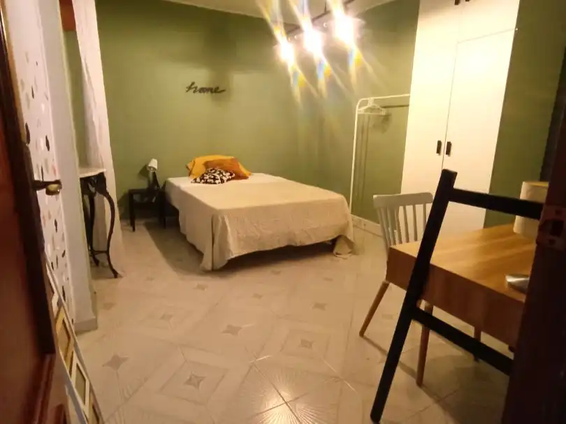 Piso de alquiler en Avenida de Barcelona, 41, Los Castillejos - La Trinidad Habitación de Piso de alquiler en Málaga con Terraza y Amueblado