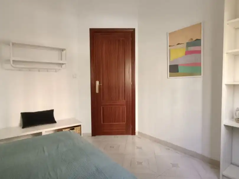 Piso de alquiler en Avenida de Barcelona, 41, Los Castillejos - La Trinidad Habitación de Piso de alquiler en Málaga con Terraza y Amueblado
