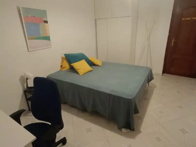Piso de alquiler en Avenida de Barcelona, 41, Los Castillejos - La Trinidad Habitación de Piso de alquiler en Málaga con Terraza y Amueblado