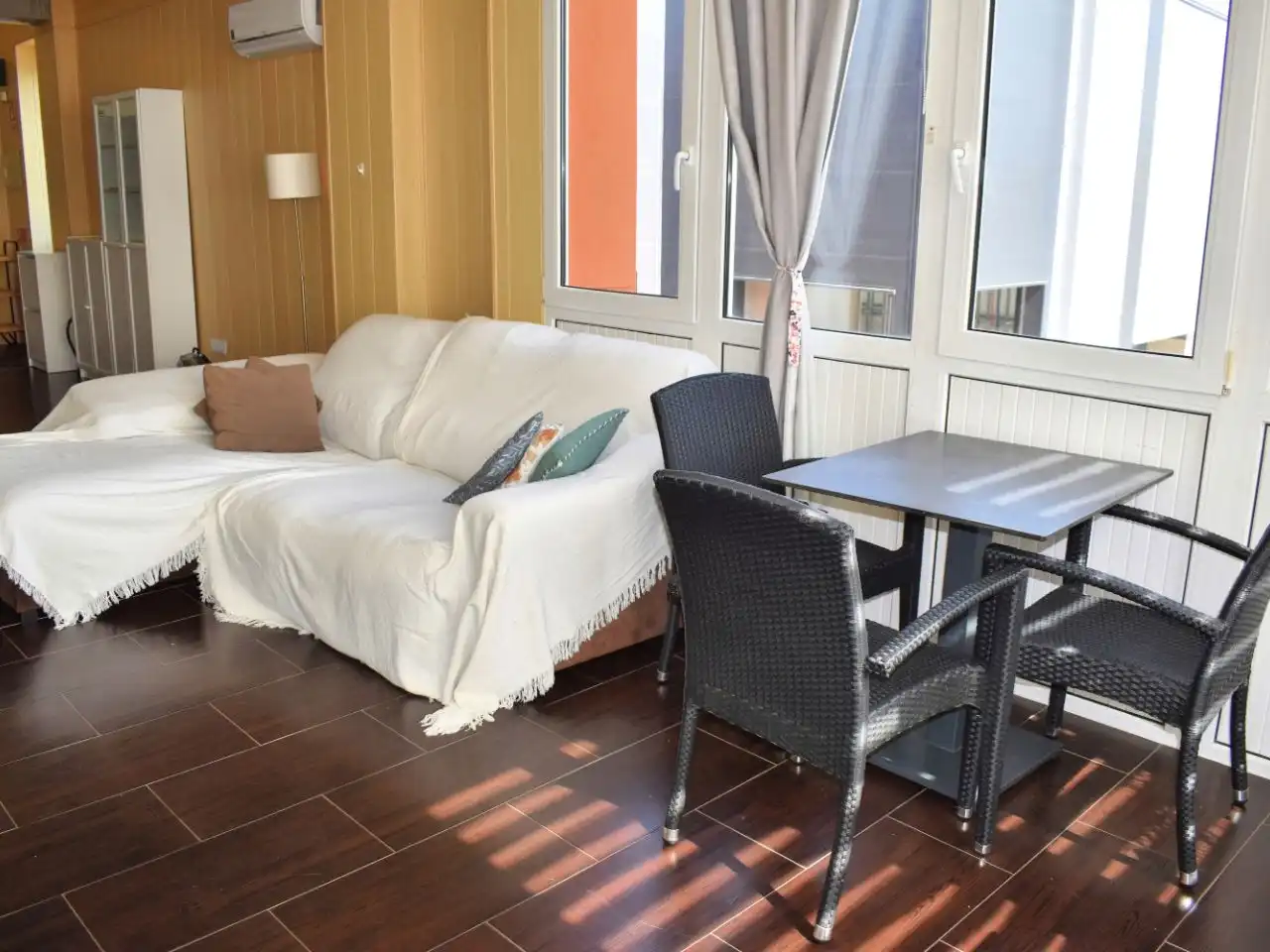 Sala de estar de Piso de alquiler en Tres Cantos con Aire acondicionado y Amueblado