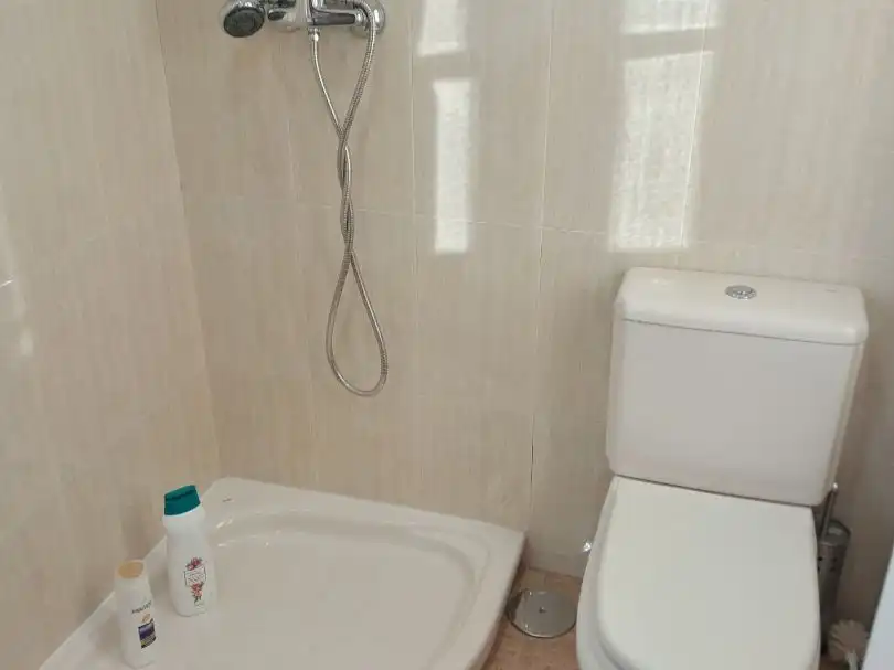 Bathroom of Flat for rent in Vigo   with Heating, Parquet flooring and Terrace