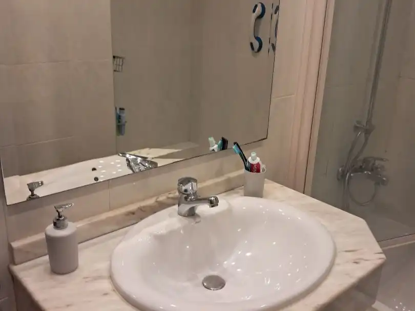 Bathroom of Flat for rent in Vigo   with Heating, Parquet flooring and Terrace