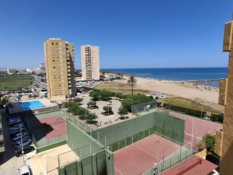 Dormitori de Apartament de lloguer en El Puig de Santa Maria amb Terrassa, Piscina i Moblat