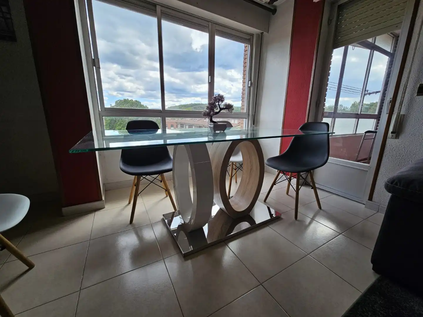 Piso en venta en Calle Emilia Menéndez, 5, La Robla Comedor de Piso en venta en La Robla con Calefacción, Parquet y Terraza