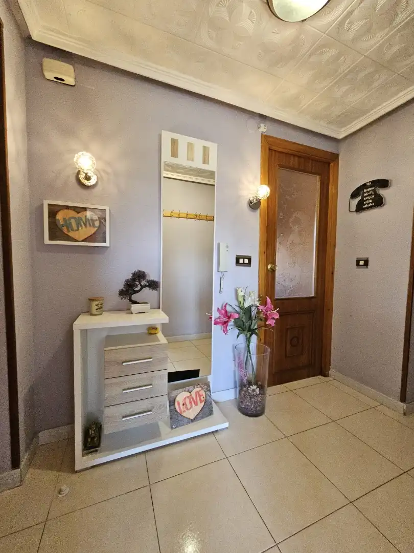 Piso en venta en Calle Emilia Menéndez, 5, La Robla Piso en venta en La Robla con Calefacción, Parquet y Terraza