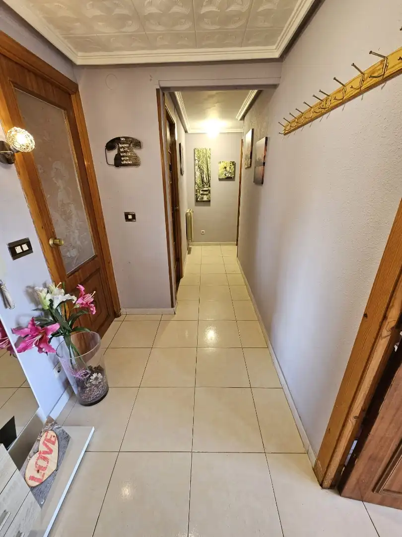 Piso en venta en Calle Emilia Menéndez, 5, La Robla Piso en venta en La Robla con Calefacción, Parquet y Terraza