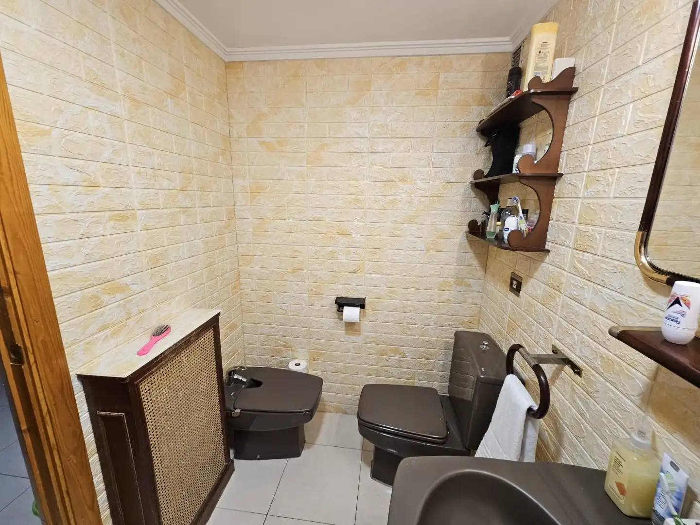 Piso en venta en Calle Emilia Menéndez, 5, La Robla Baño de Piso en venta en La Robla con Calefacción, Parquet y Terraza