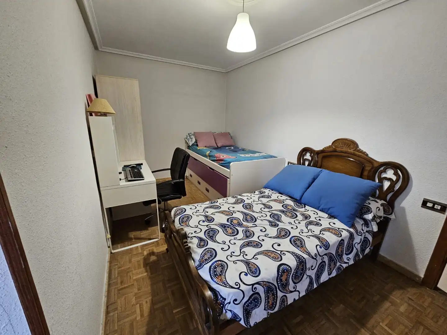 Piso en venta en Calle Emilia Menéndez, 5, La Robla Habitación de Piso en venta en La Robla con Calefacción, Parquet y Terraza