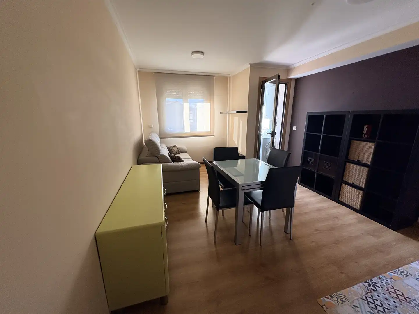 Sala d'estar de Pis de lloguer en Pontevedra Capital  amb Calefacció, Parquet i Traster