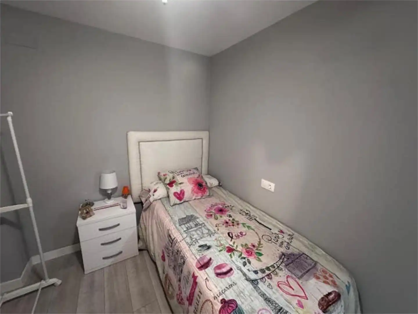 Schlafzimmer von Dachboden zur Miete in Jaén mit Heizung, Terrasse und Möbliert