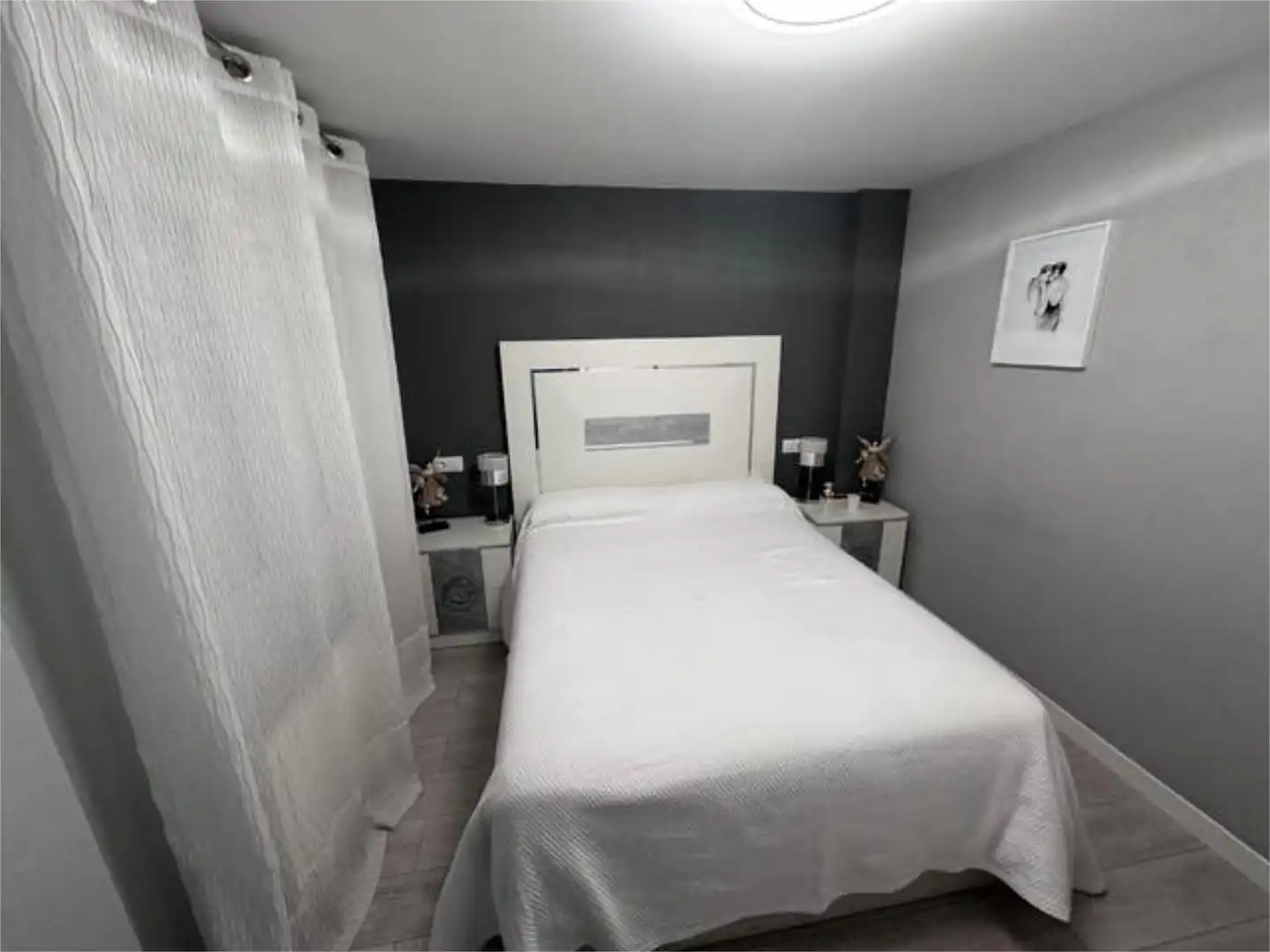 Schlafzimmer von Dachboden zur Miete in Jaén mit Heizung, Terrasse und Möbliert