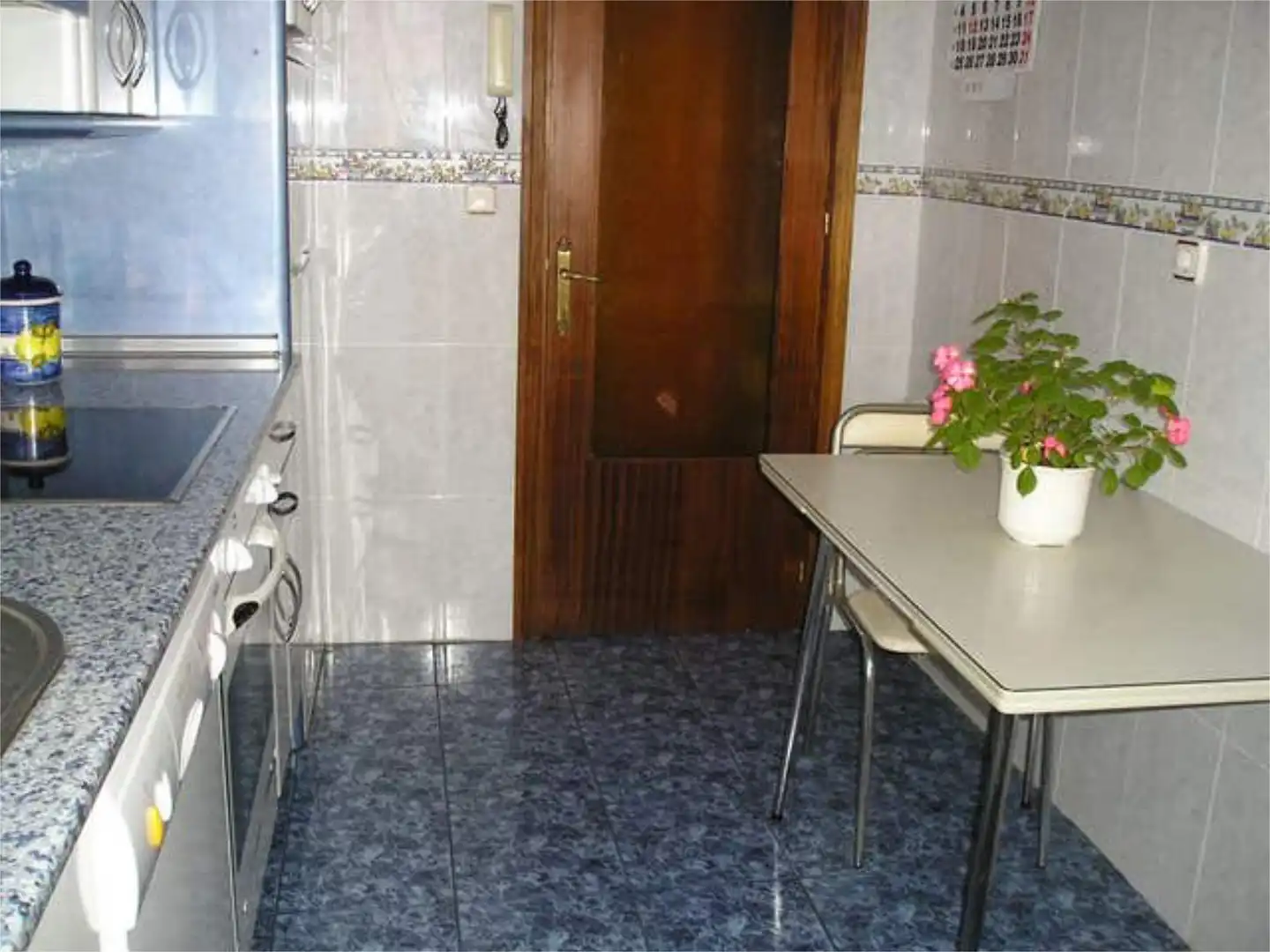 Pis en venda a Pan y Guindas Cuina de Pis en venda en Palencia amb Calefacció i Traster