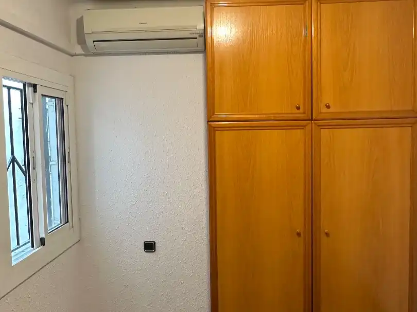 Schlafzimmer von Wohnung zum Verkauf in Sant Joan Despí mit Klimaanlage und Balkon