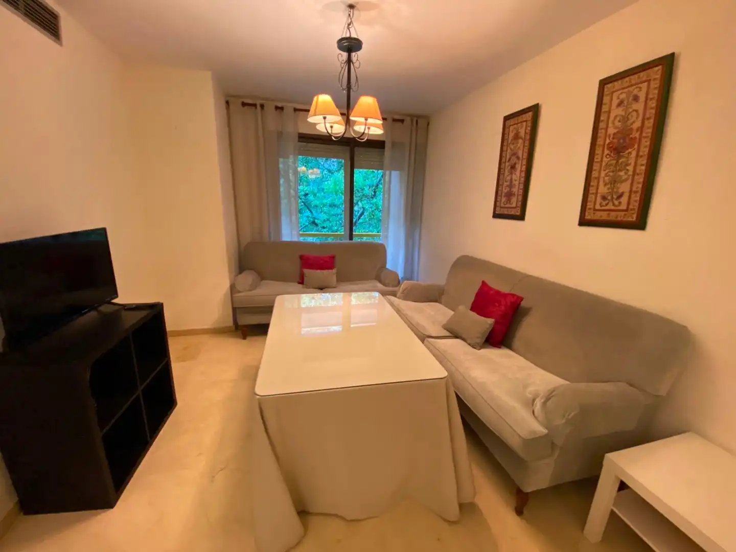 Pis de lloguer a Calle Doctor Antonio Cortés Lladó, 5, Parque María Luisa -Giralda Sur Sala d'estar de Pis de lloguer en Sevilla amb Terrassa, Moblat i Videoporter