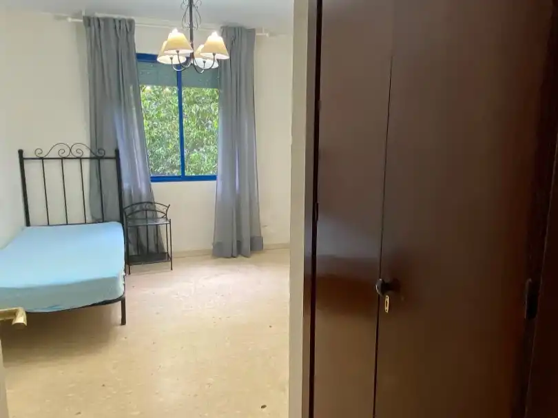 Pis de lloguer a Calle Doctor Antonio Cortés Lladó, 5, Parque María Luisa -Giralda Sur Dormitori de Pis de lloguer en Sevilla amb Terrassa, Moblat i Videoporter