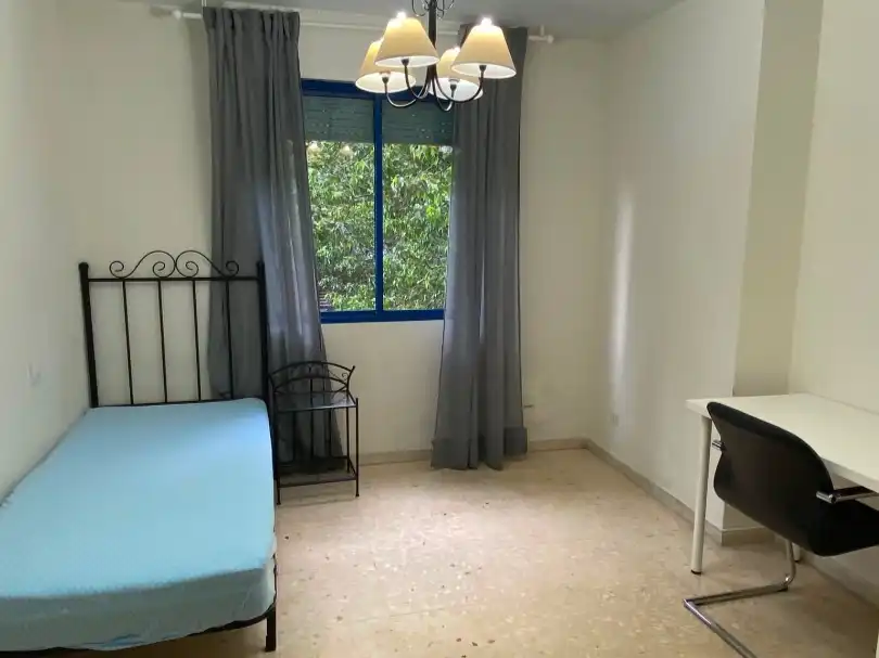 Pis de lloguer a Calle Doctor Antonio Cortés Lladó, 5, Parque María Luisa -Giralda Sur Dormitori de Pis de lloguer en Sevilla amb Terrassa, Moblat i Videoporter