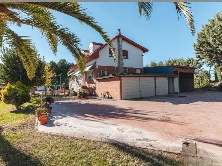 Piso en venta en Camino de Garrapinillos, 28, Casetas - Villarrapa Vista exterior de Piso en venta en Zaragoza con Aire acondicionado, Calefacción y Jardín privado