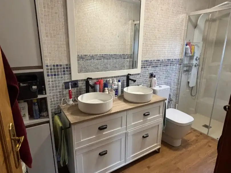 Piso en venta en Camino de Garrapinillos, 28, Casetas - Villarrapa Baño de Piso en venta en Zaragoza con Aire acondicionado, Calefacción y Jardín privado