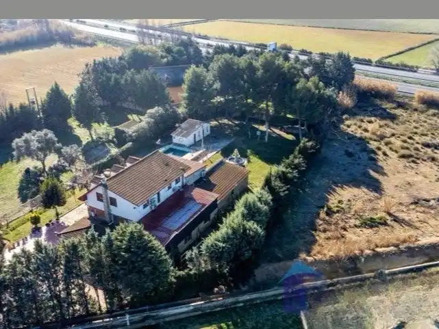 Piso en venta en Camino de Garrapinillos, 28, Casetas - Villarrapa Vista exterior de Piso en venta en Zaragoza con Aire acondicionado, Calefacción y Jardín privado