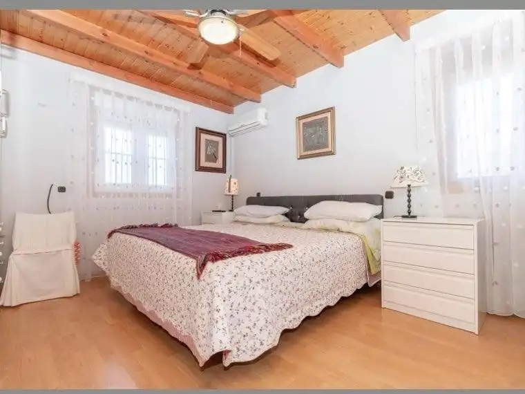 Piso en venta en Camino de Garrapinillos, 28, Casetas - Villarrapa Habitación de Piso en venta en Zaragoza con Aire acondicionado, Calefacción y Jardín privado