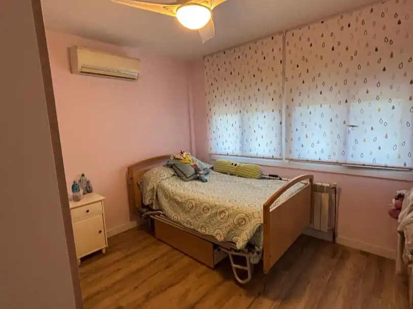 Piso en venta en Camino de Garrapinillos, 28, Casetas - Villarrapa Habitación de Piso en venta en Zaragoza con Aire acondicionado, Calefacción y Jardín privado