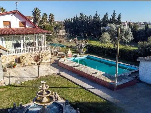 Piso en venta en Camino de Garrapinillos, 28, Casetas - Villarrapa Piscina de Piso en venta en Zaragoza con Aire acondicionado, Calefacción y Jardín privado