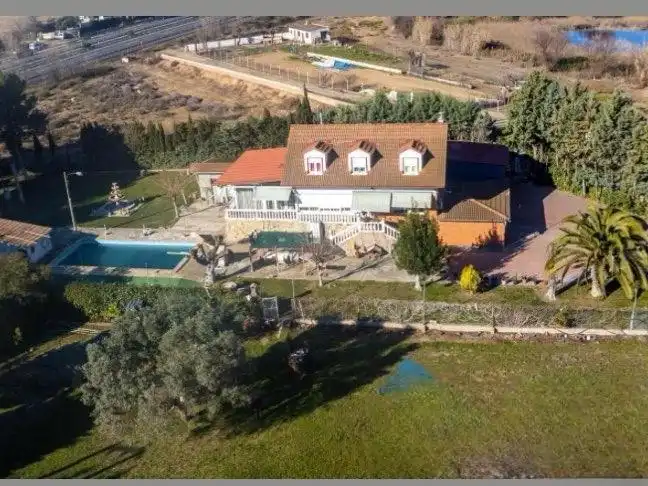 Piso en venta en Camino de Garrapinillos, 28, Casetas - Villarrapa Vista exterior de Piso en venta en Zaragoza con Aire acondicionado, Calefacción y Jardín privado