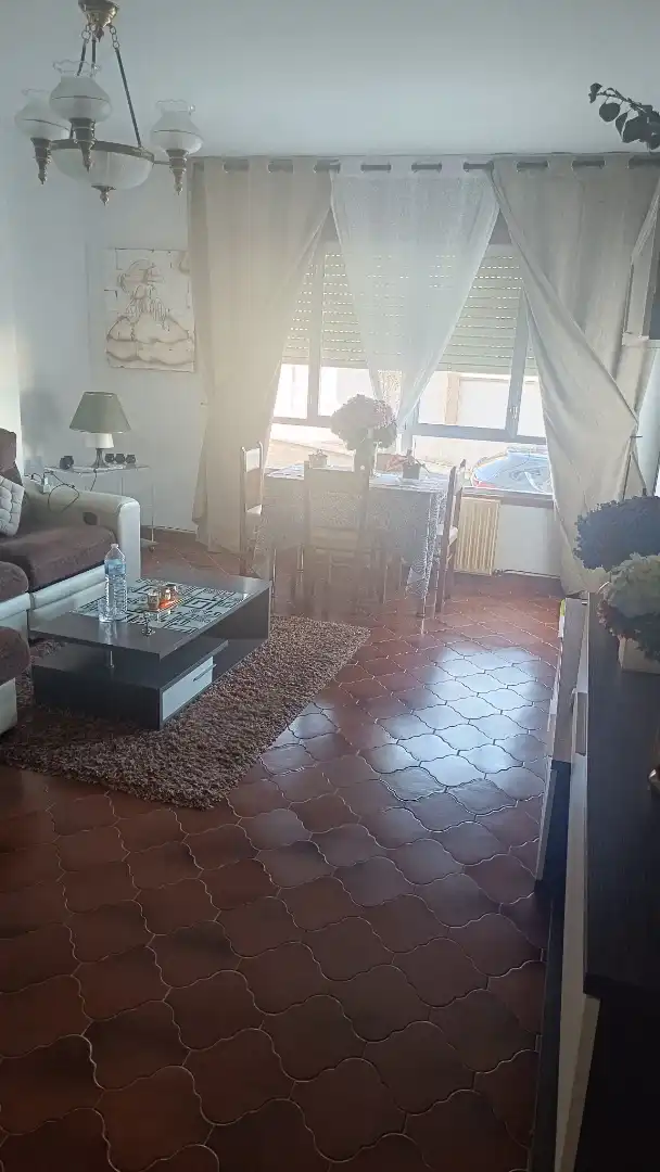 Sala d'estar de Pis de lloguer en Burela amb Parquet, Terrassa i Moblat