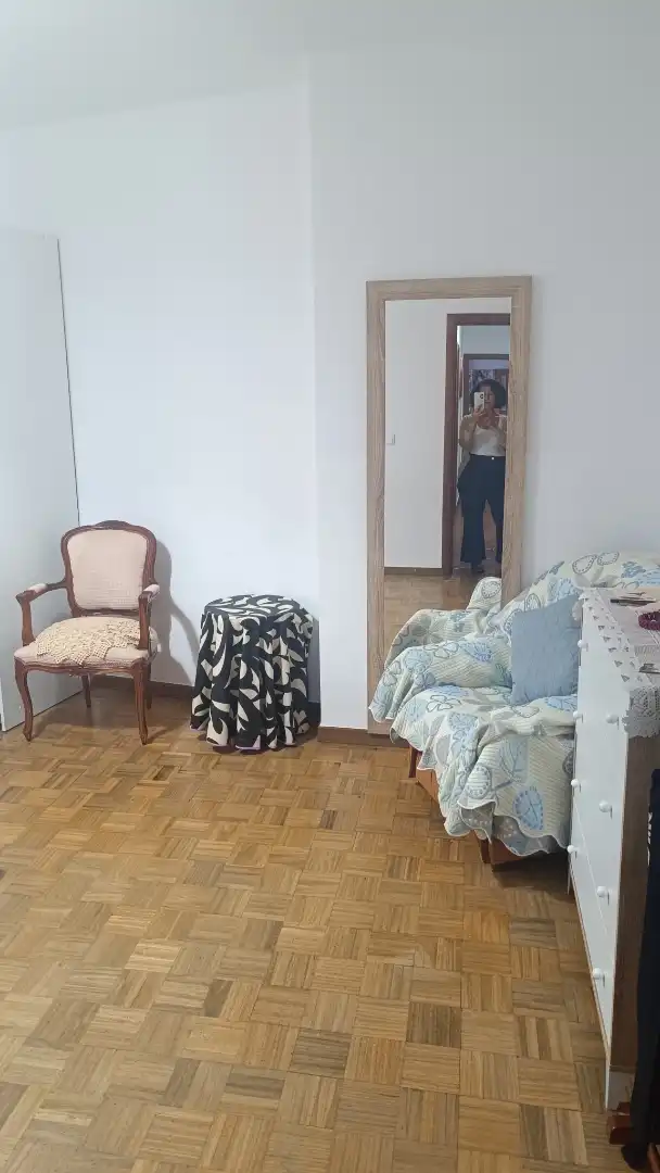 Sala d'estar de Pis de lloguer en Burela amb Parquet, Terrassa i Moblat