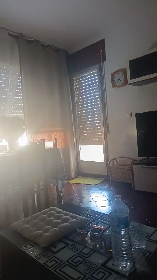 Dormitori de Pis de lloguer en Burela amb Parquet, Terrassa i Moblat