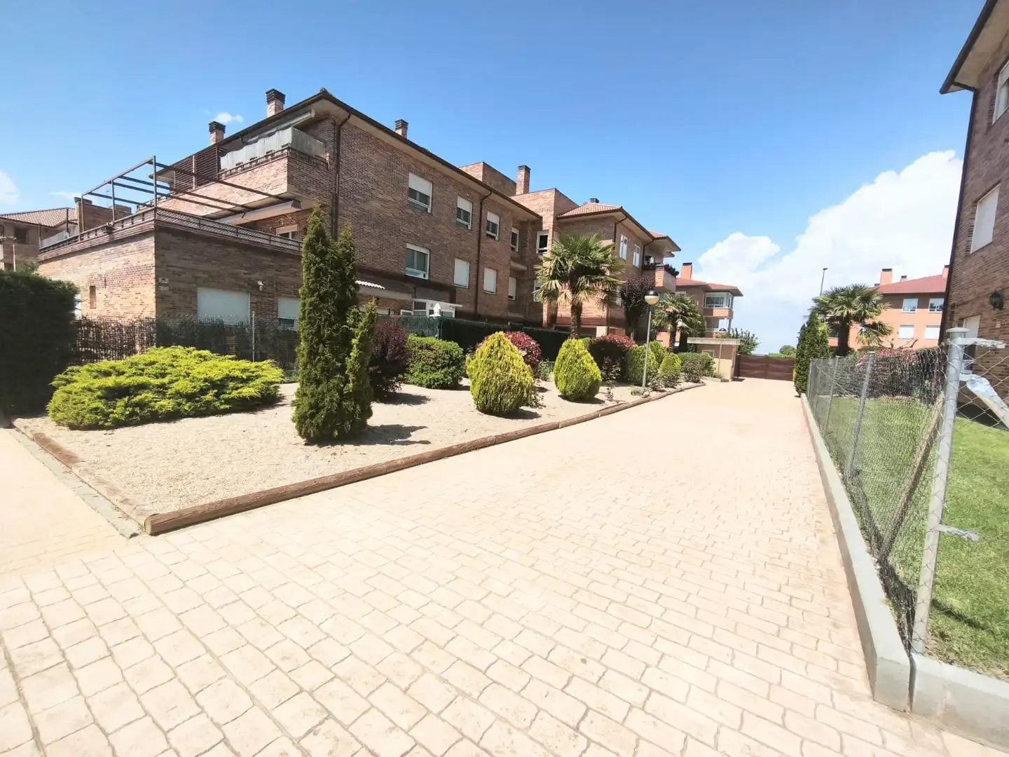 Flat for rent in Calle Arlanzón, 30, Villamayor Exterior view of Flat for rent in Villamayor with Terrace, Swimming Pool and Balcony
