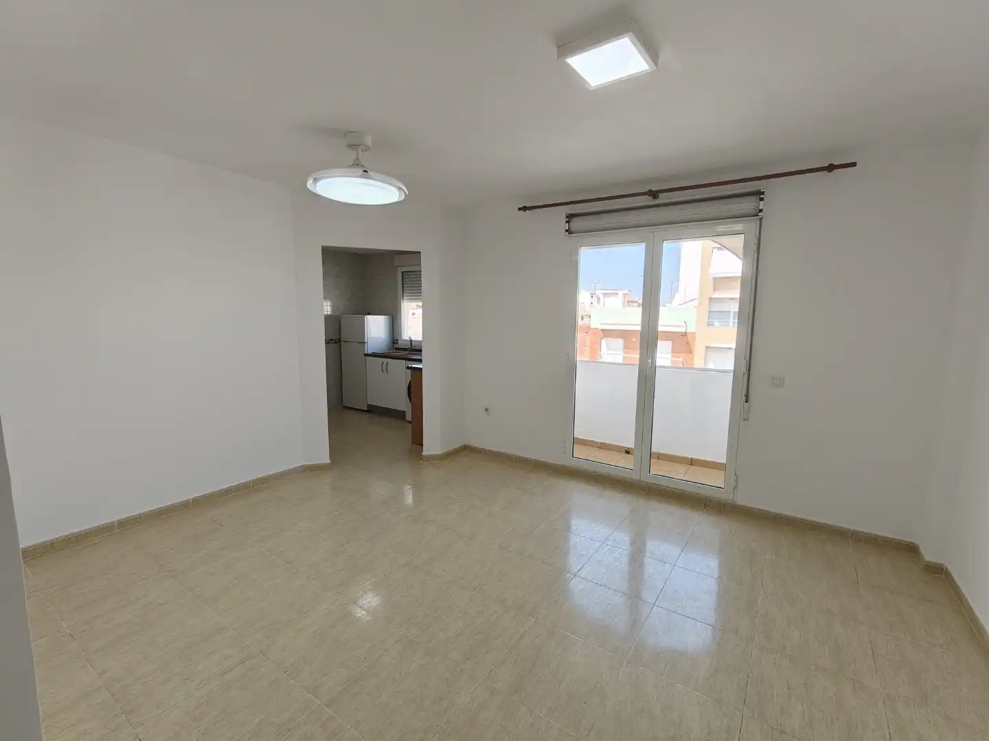 Wohnung zur Miete in Carrer Valencia, 23, L'Olleria Außenansicht von Wohnung zur Miete in L'Olleria mit Ofen, Waschmaschine und Mikrowelle
