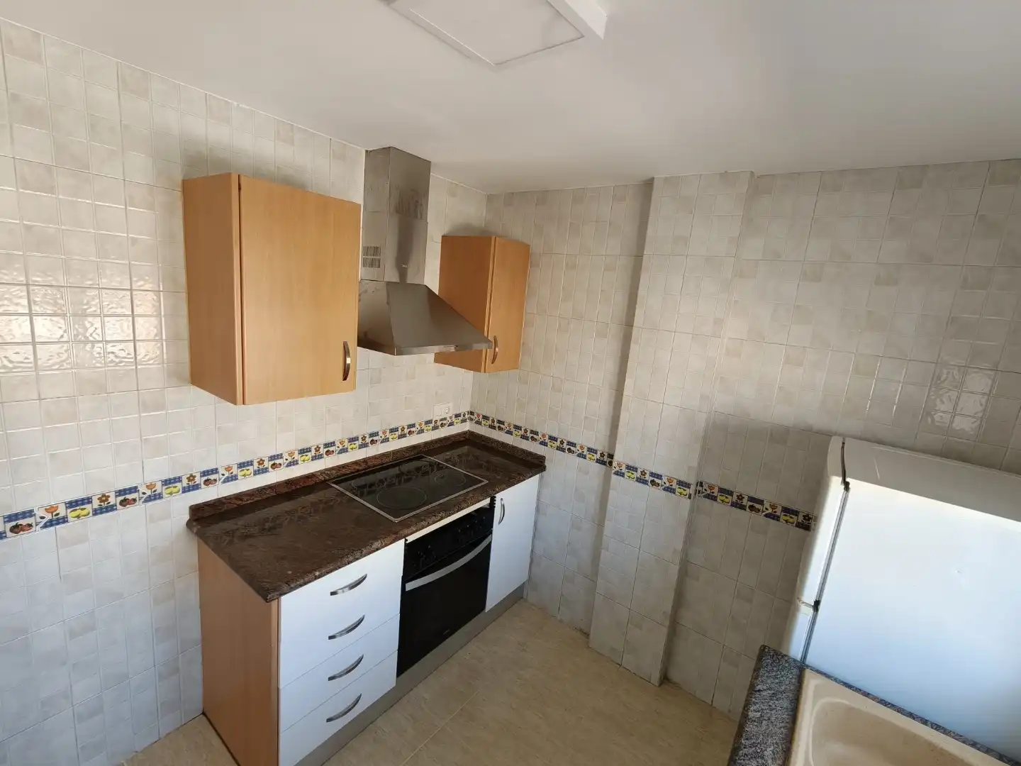 Wohnung zur Miete in Carrer Valencia, 23, L'Olleria Küche von Wohnung zur Miete in L'Olleria mit Ofen, Waschmaschine und Mikrowelle