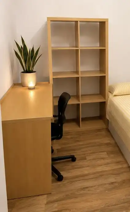 Room in Carrer del Tajo, Horta Bedroom of Flat for share in Barcelona with Air Conditioner, Parquet flooring and Terrace