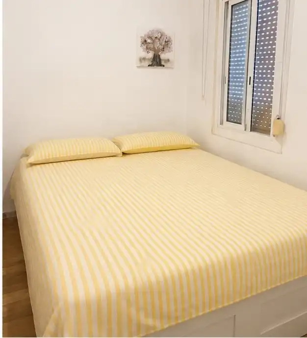 Room in Carrer del Tajo, Horta Bedroom of Flat for share in Barcelona with Air Conditioner, Parquet flooring and Terrace