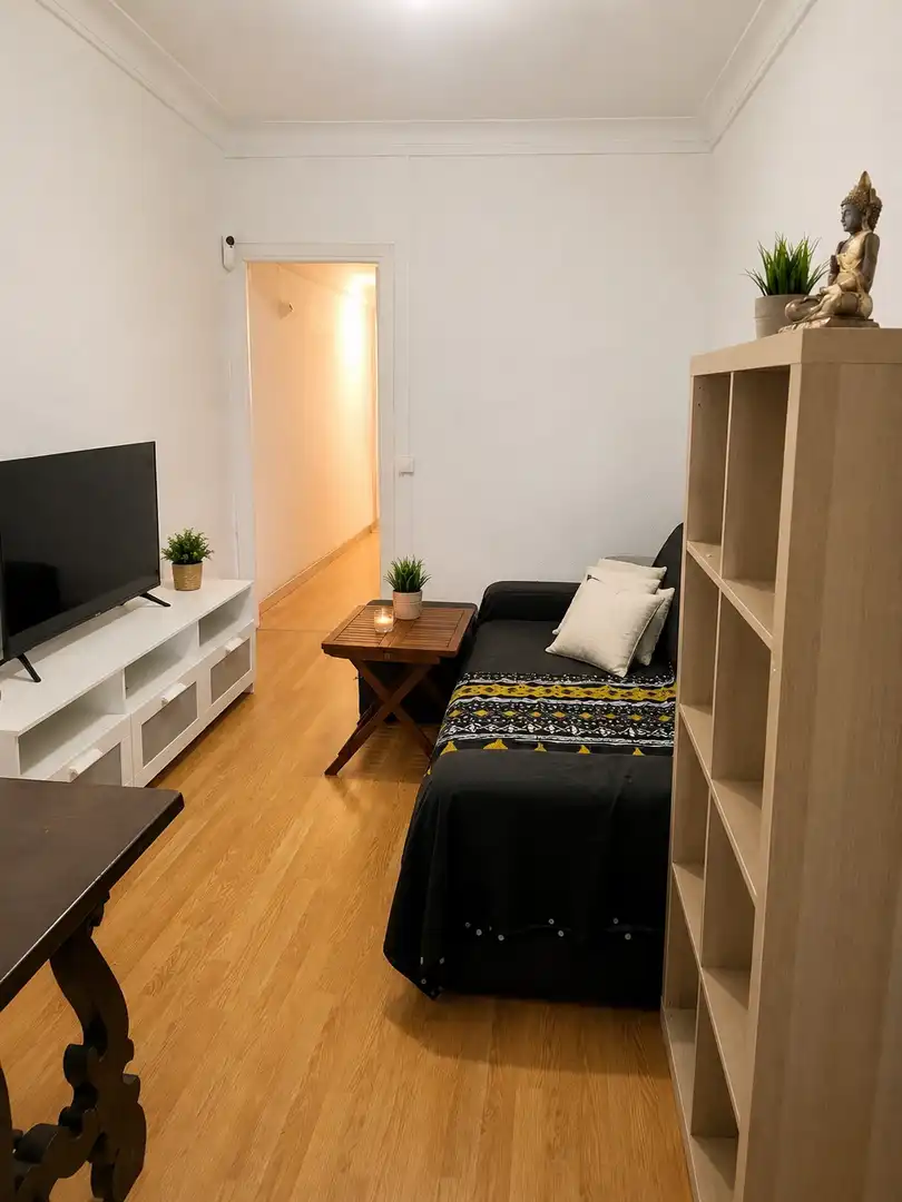 Room in Carrer del Tajo, Horta Living room of Flat for share in Barcelona with Air Conditioner, Parquet flooring and Terrace