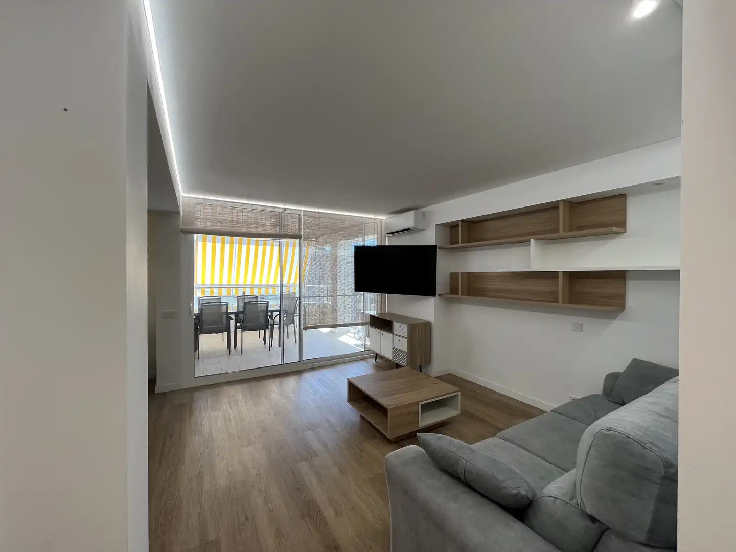 Piso de alquiler en Carrer d'Alfredo Kraus, 15, La Pineda