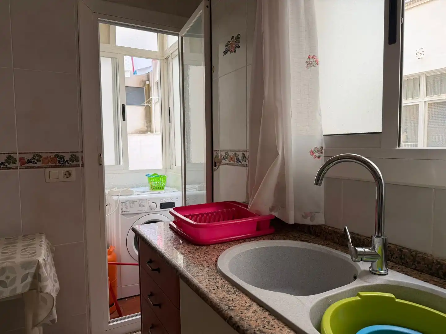 Wohnung zum Verkauf in Carrer de Les Canàries, 6, El Grao Küche von Wohnung zum Verkauf in Castellón de la Plana / Castelló de la Plana mit Klimaanlage und Balkon