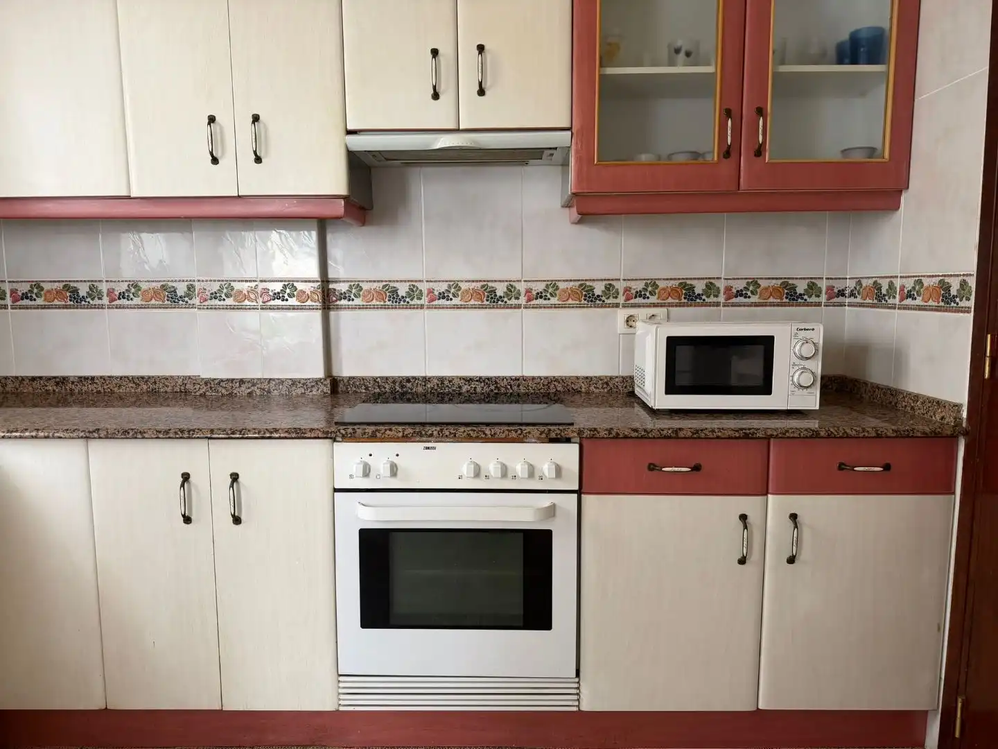 Wohnung zum Verkauf in Carrer de Les Canàries, 6, El Grao Küche von Wohnung zum Verkauf in Castellón de la Plana / Castelló de la Plana mit Klimaanlage und Balkon