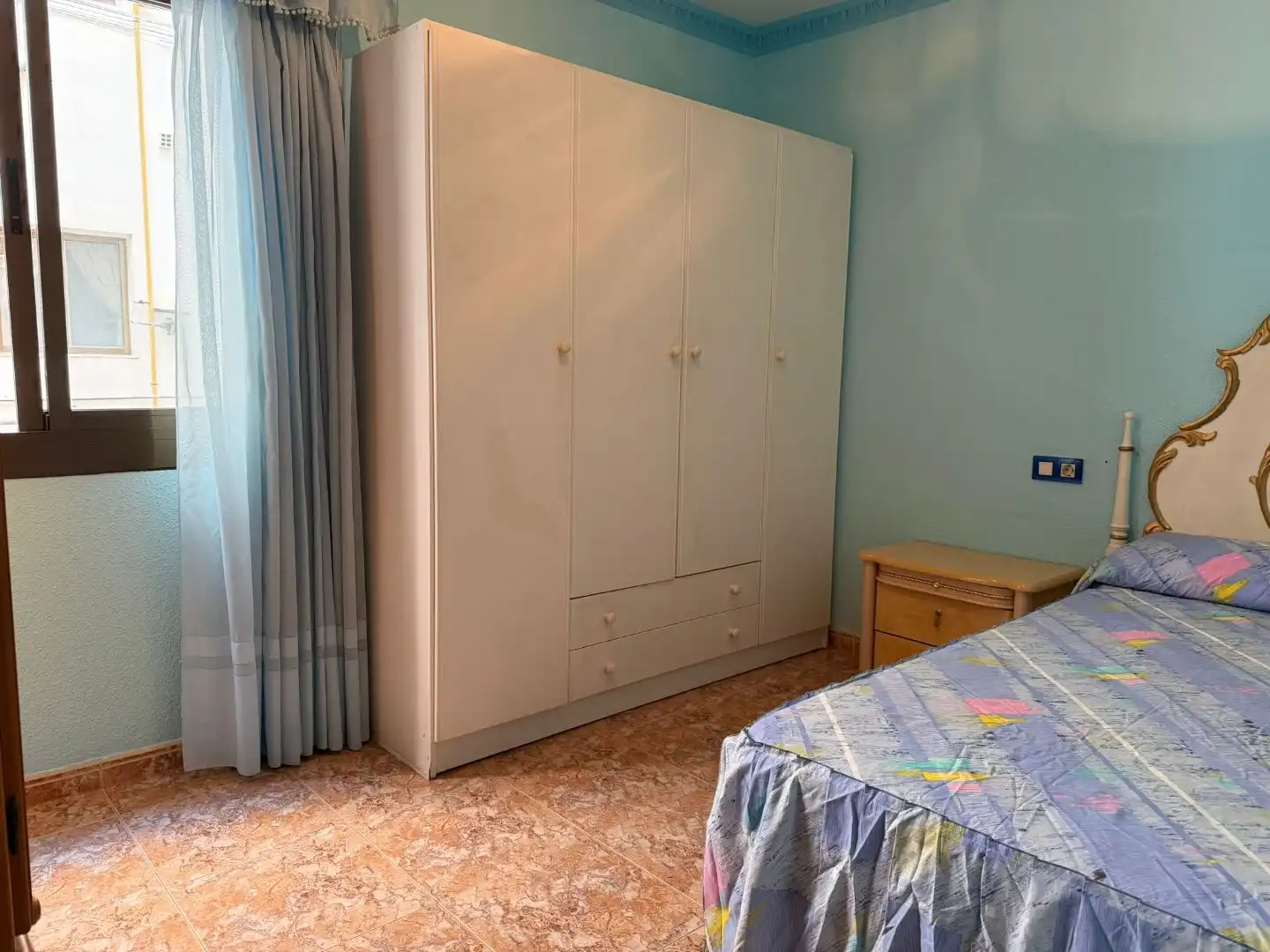 Wohnung zum Verkauf in Carrer de Les Canàries, 6, El Grao Schlafzimmer von Wohnung zum Verkauf in Castellón de la Plana / Castelló de la Plana mit Klimaanlage und Balkon