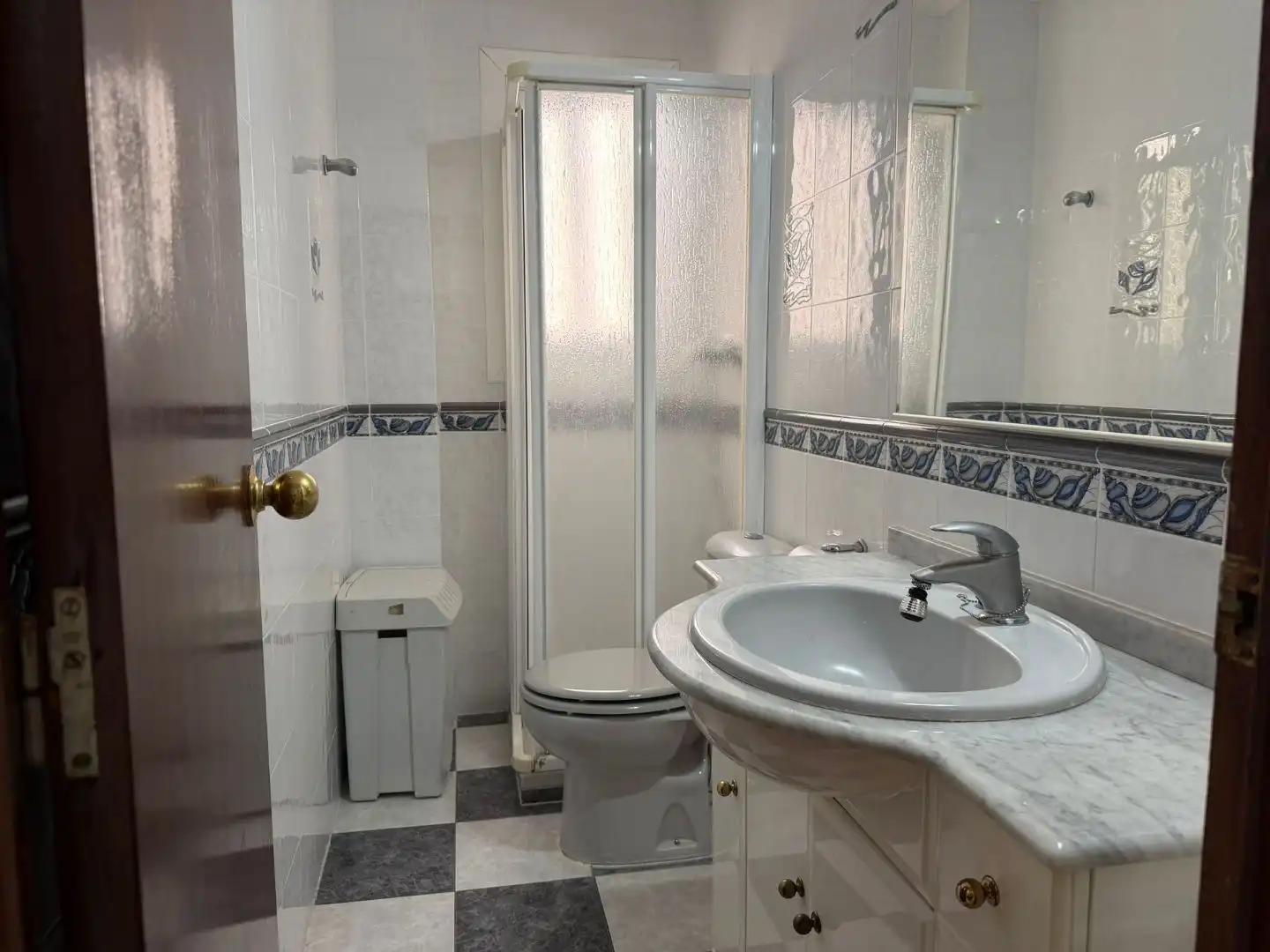 Wohnung zum Verkauf in Carrer de Les Canàries, 6, El Grao Badezimmer von Wohnung zum Verkauf in Castellón de la Plana / Castelló de la Plana mit Klimaanlage und Balkon