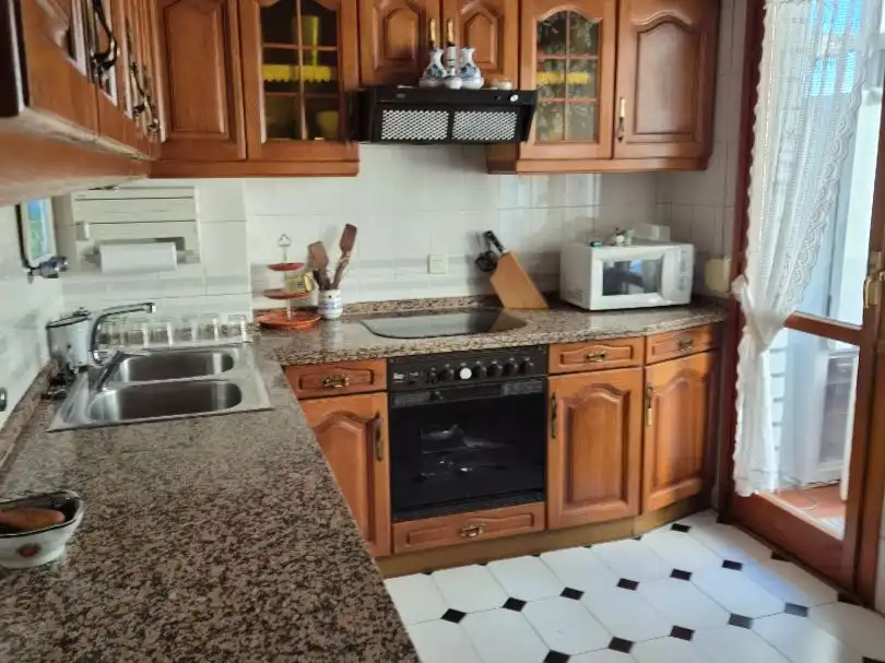 Piso en venta en Calle Moisés de León, 1, El Ejido - Santa Ana Cocina de Piso en venta en León Capital con Terraza y Balcón