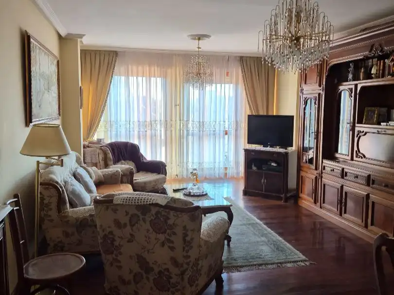 Piso en venta en Calle Moisés de León, 1, El Ejido - Santa Ana Sala de estar de Piso en venta en León Capital con Terraza y Balcón
