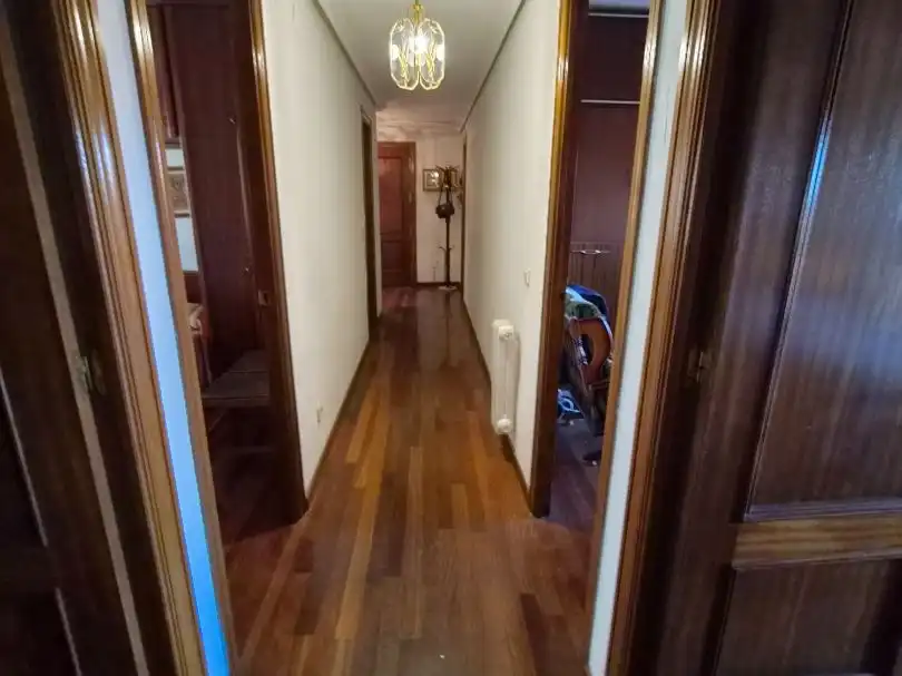 Piso en venta en Calle Moisés de León, 1, El Ejido - Santa Ana Piso en venta en León Capital con Terraza y Balcón