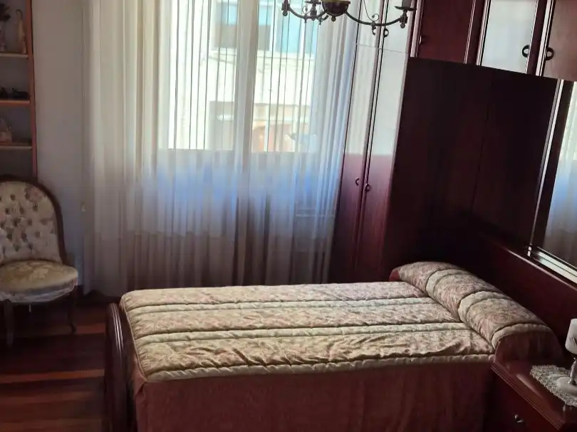 Piso en venta en Calle Moisés de León, 1, El Ejido - Santa Ana Habitación de Piso en venta en León Capital con Terraza y Balcón