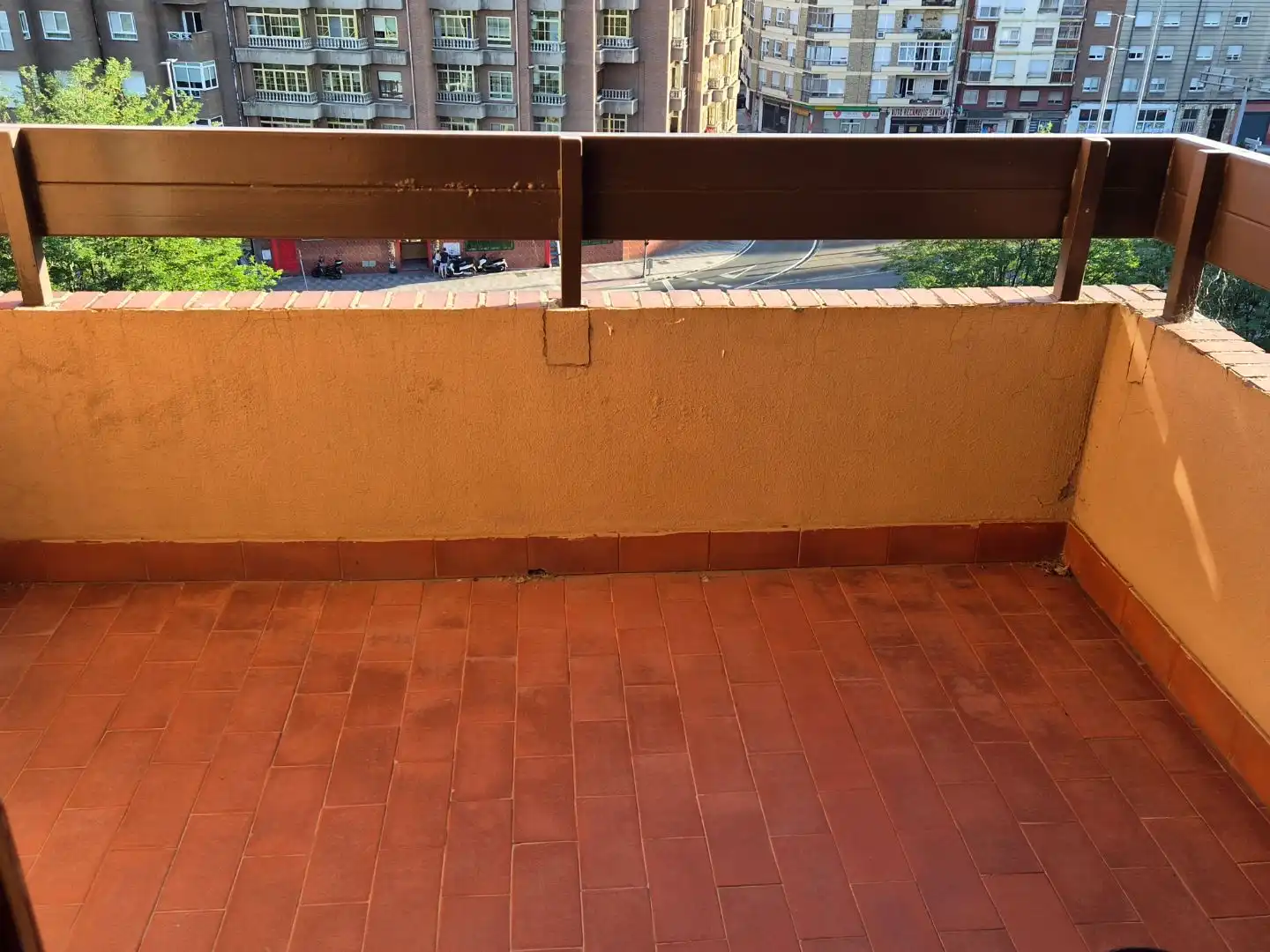 Piso en venta en Calle Moisés de León, 1, El Ejido - Santa Ana Terraza de Piso en venta en León Capital con Terraza y Balcón