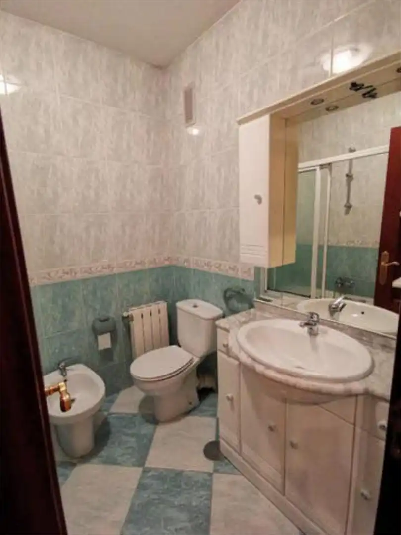 Flat for rent in Agra del Orzán - Ventorrillo Bathroom of Flat for rent in A Coruña Capital with Heating and Furnished