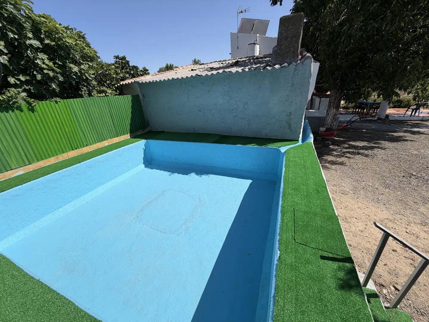 Casa o xalet en venda a Calle Julio Romero de Torres, La Granjuela Piscina de Casa o xalet en venda en La Granjuela amb Aire condicionat, Calefacció i Jardí privat