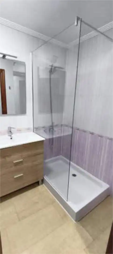 Baño de Piso de alquiler en Baeza con Calefacción, Terraza y Amueblado