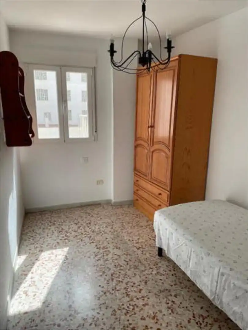 Habitación de Piso de alquiler en Almería con Amueblado